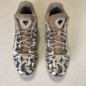 Custom baseball cleats